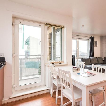 Modern Spacious 3 Bedroom City Centre Apartment - Free Parking - Private Balcony Edimburgo Exterior foto
