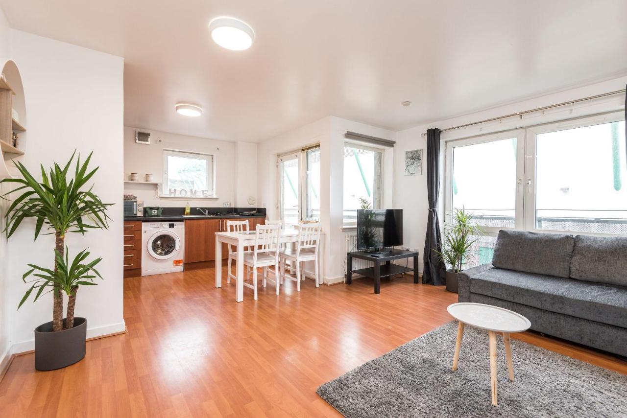 Modern Spacious 3 Bedroom City Centre Apartment - Free Parking - Private Balcony Edimburgo Exterior foto