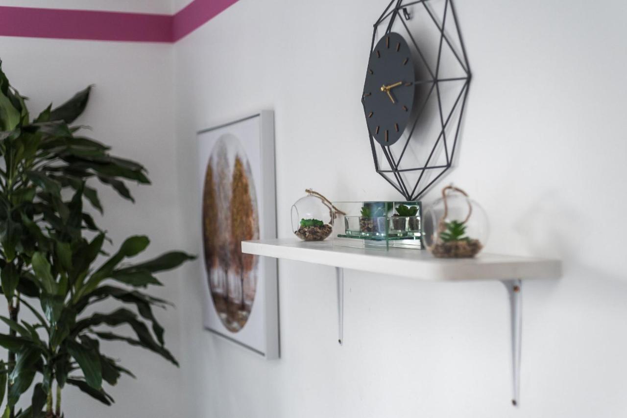 Modern Spacious 3 Bedroom City Centre Apartment - Free Parking - Private Balcony Edimburgo Exterior foto