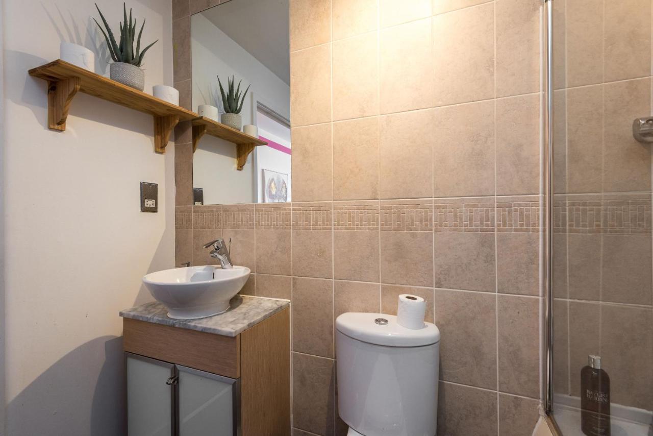 Modern Spacious 3 Bedroom City Centre Apartment - Free Parking - Private Balcony Edimburgo Exterior foto