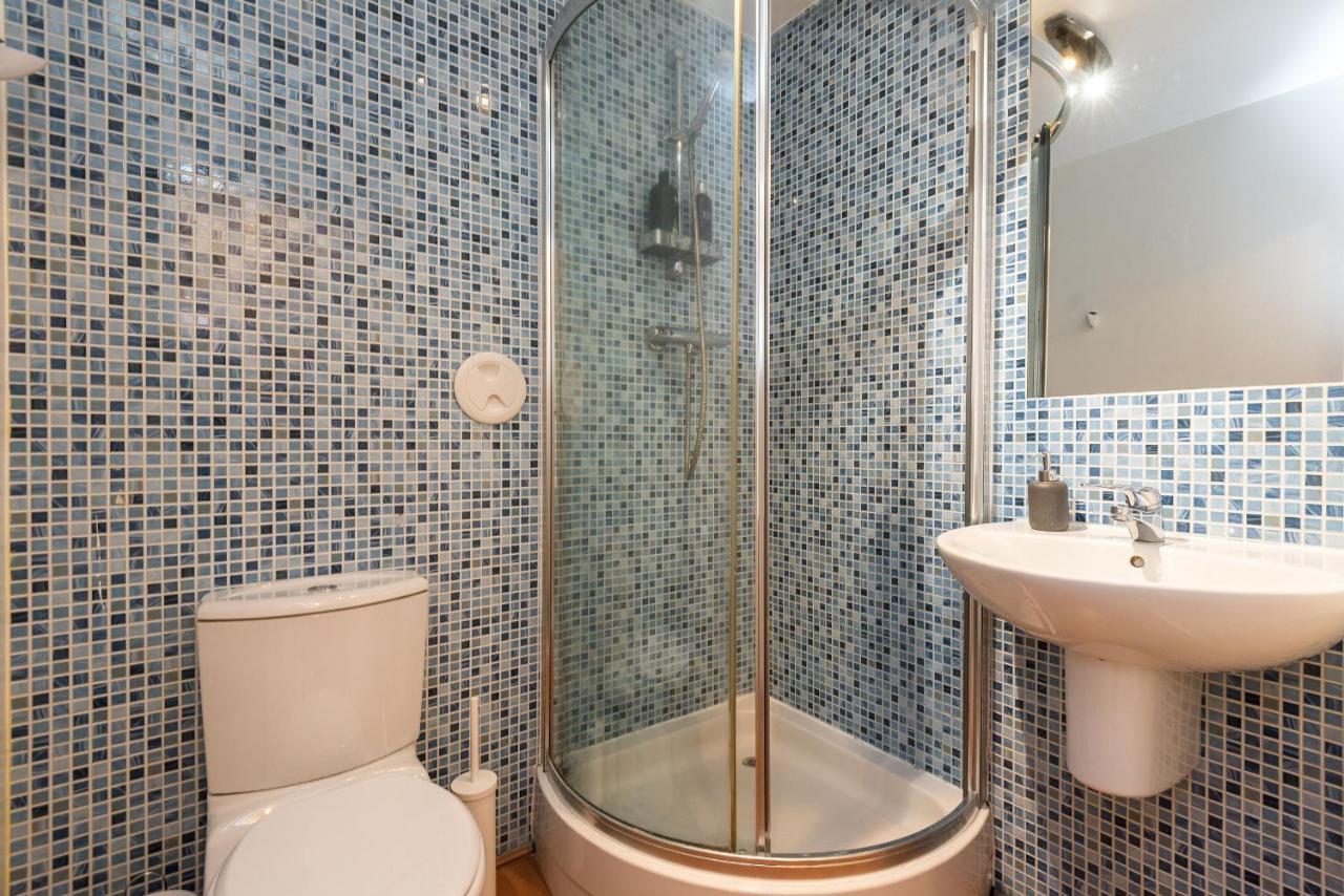 Modern Spacious 3 Bedroom City Centre Apartment - Free Parking - Private Balcony Edimburgo Exterior foto