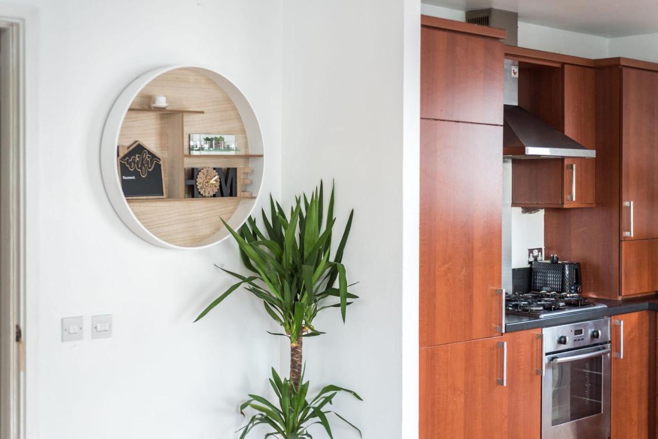 Modern Spacious 3 Bedroom City Centre Apartment - Free Parking - Private Balcony Edimburgo Exterior foto