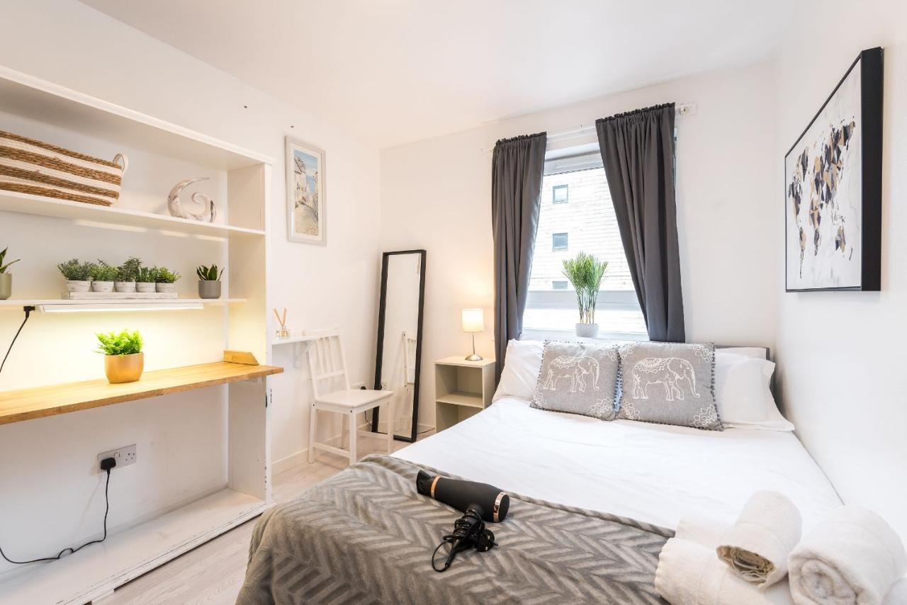Modern Spacious 3 Bedroom City Centre Apartment - Free Parking - Private Balcony Edimburgo Exterior foto